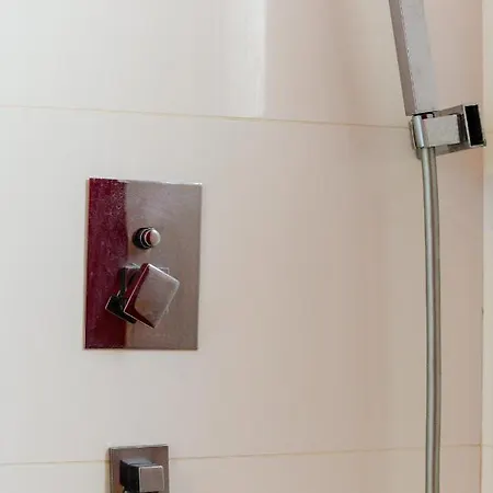 Marina Plaza
